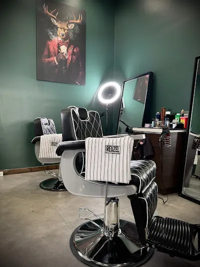 The Well Groomed Gentleman - Barbershop