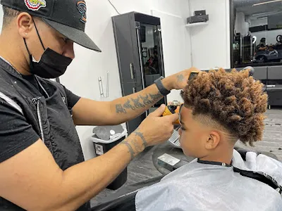 Red's Barber Shop