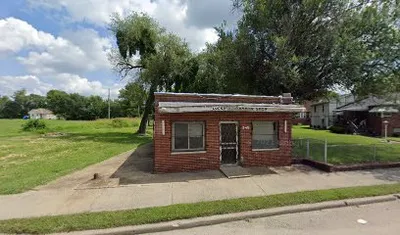 Lucky's Barber Shop