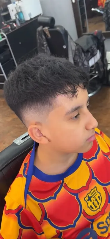 Ez-Cutz Barber Stylist