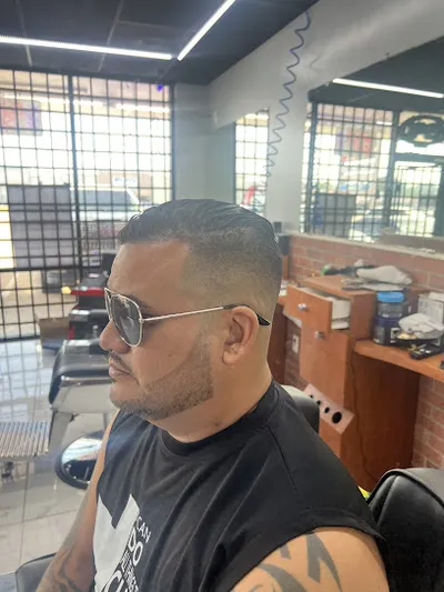 Nelson‘s Barbershop