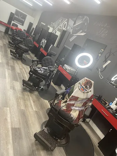 MORA’S BARBER SHOP