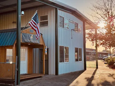 DUKES TRADITIONAL BARBERSHOP