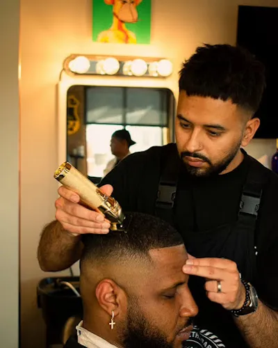 Zeze Barber Studio