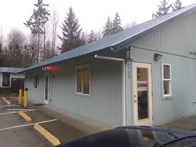 Lois' Barber Shoppe