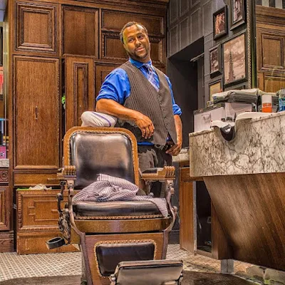 Exquisite Men's Xperiences Barber & Shave Bar