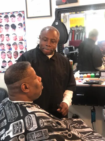 Warren G’s Barbershop