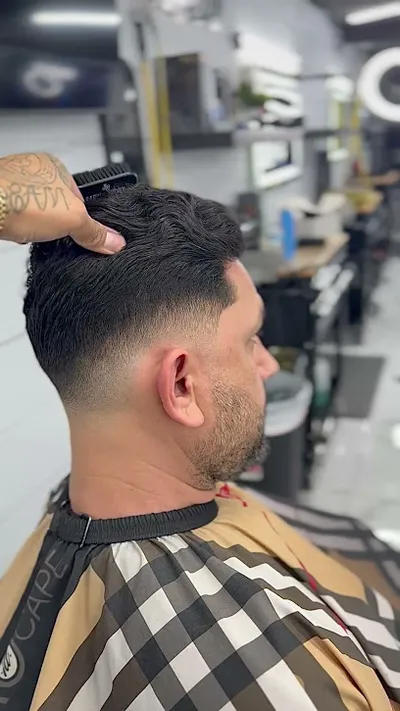BLURRRRR.E (ERIK) THE BARBER