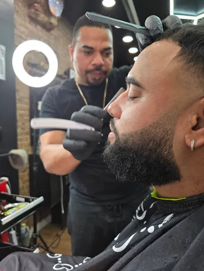 Sharp blade barber shop unisex💈