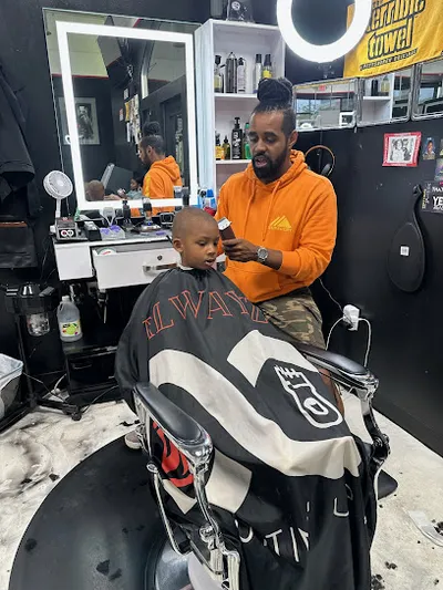 Alwayz Cuttin Up. LLC - Master Barber