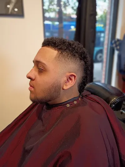 24 Point Gentlemen's Barbershop