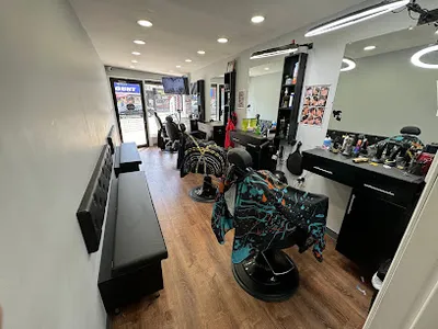 El patio dominicano Barber Shop