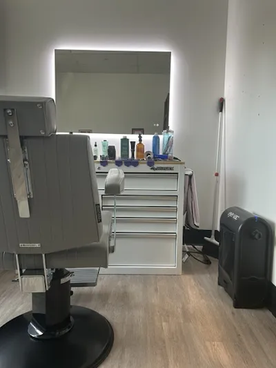 Familiar Barber