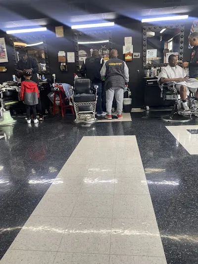 Q's Barber Shop