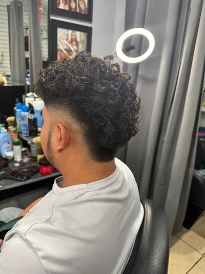 Vela Salon & Barber Shop