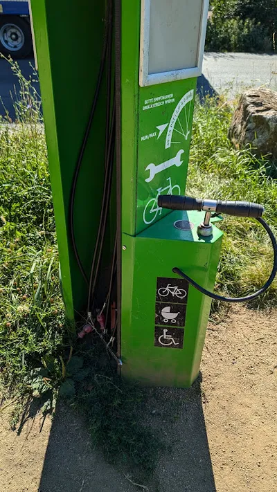 Fahrradreparaturstation „zum abgeschnittenen Schutzblech“