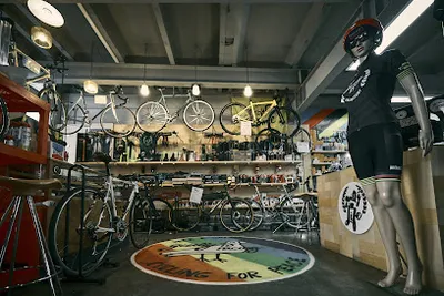 TRvelo - Guilty76 Race Department - Fahrradwerkstatt