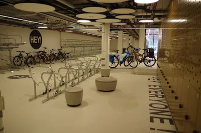 Service-Werkstatt Fahrrad-Parkhaus