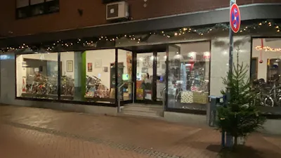 BIKE SHOP by Dominik Spahn