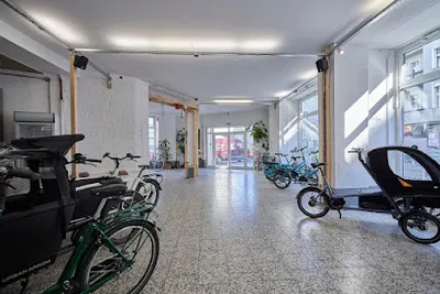 FlyBykes Berlin - Bikes, Culture & Coffee