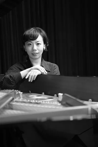 Pianistin & Klavierlehrerin Angela Yu
