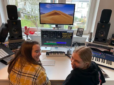 Mukkeklub - Musikschule / Tonstudio / Bands