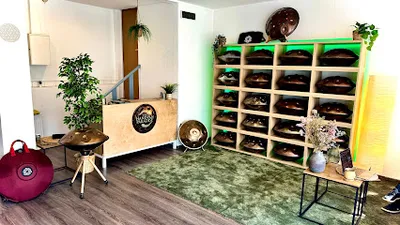 The Handpan Paradise - Handpan Schule Witten - Unterricht - Workshops - Retreats - Shop mit Warren Shanti & Hangala