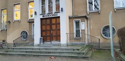 Musikschule City West, Platanenallee