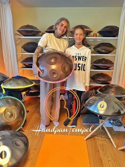 Handpan-Tempel & Shop Berlin // Probespielen, Verleih, Unterricht & Workshops in Tempelhof - Nur mit Termin!