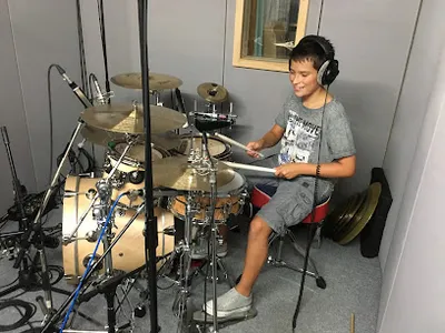 Schlagzeugunterricht, Gesangsunterricht, Cajonunterricht, Tonstudio funDrumming - Andre Coluccelli