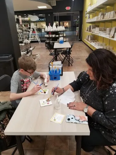 Busy Bees Pottery and Arts Studio - Merrillville