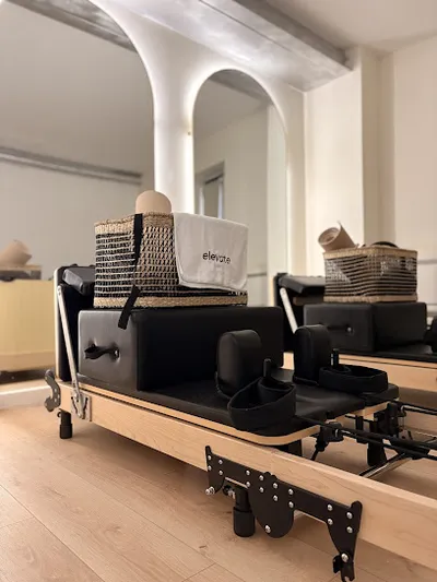 Studio Elevate Pilates Coaching Personnalisé Remise En Forme