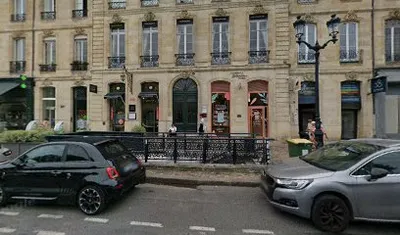 Le Carré Du Triangle