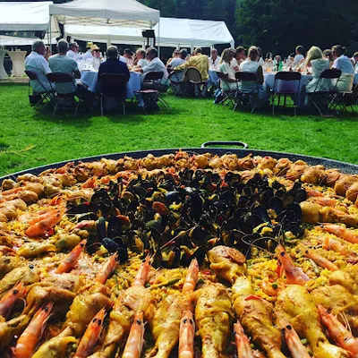 Traiteur à domicile Cookforu méchoui poêlons géants