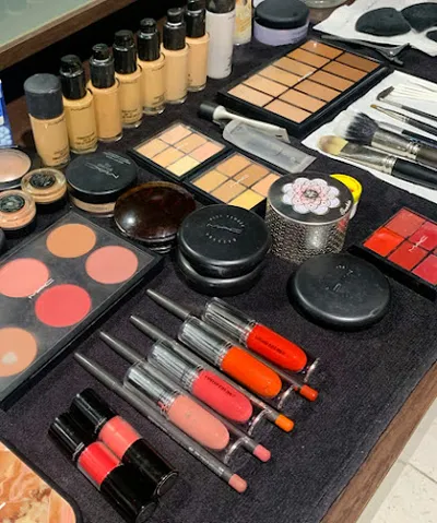 Falling In Love - Make Up Artist & Hair stylist