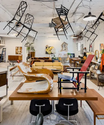 Modern Commerce Tacoma Vintage Furnishings