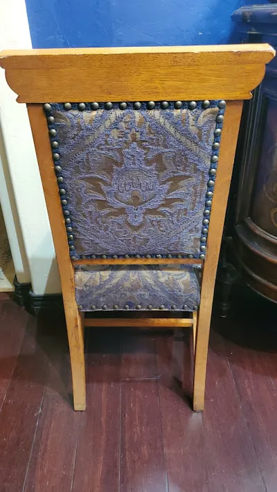 Plugge's Upholstery & Furniture Inc.